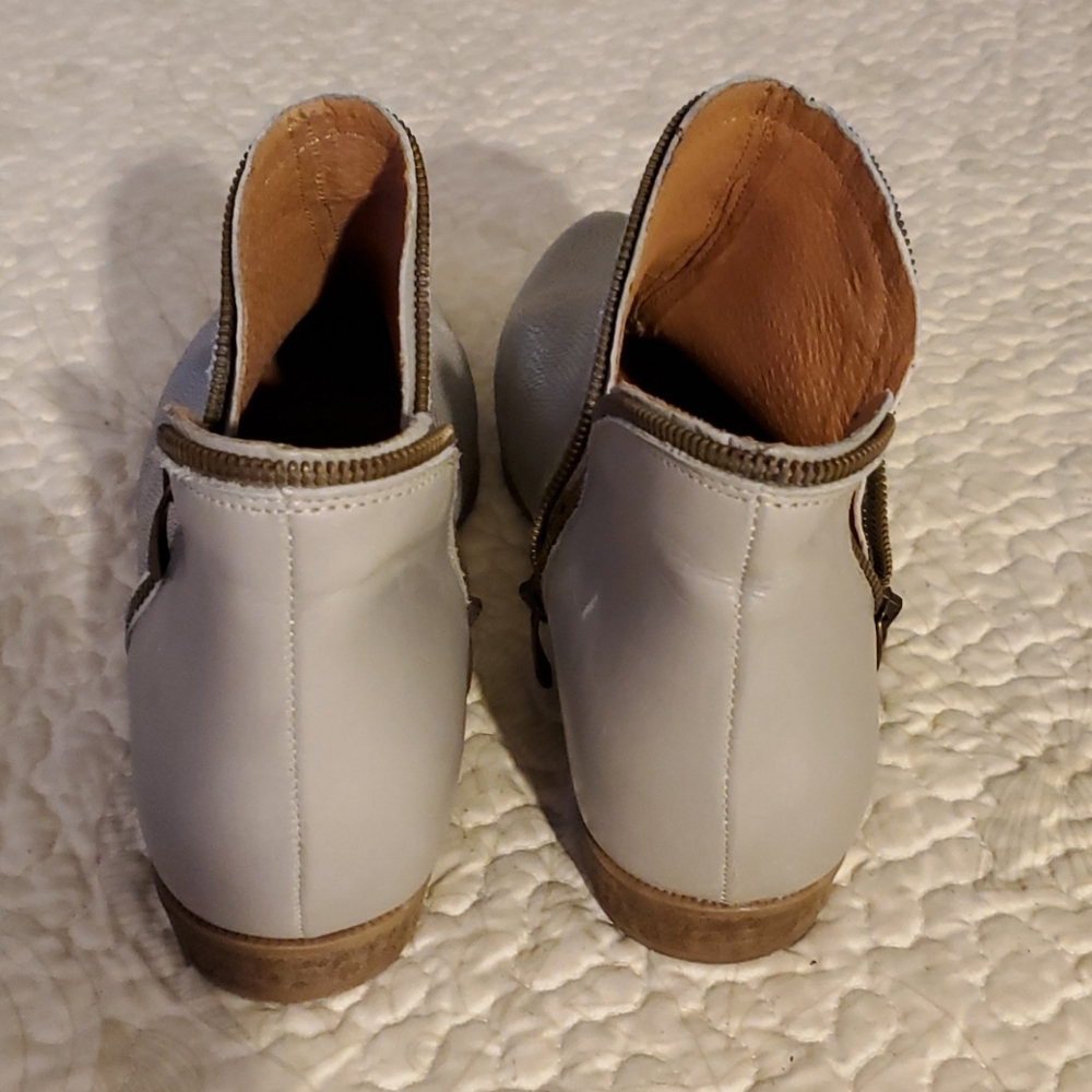 Never worn! - Picture 3 of 5